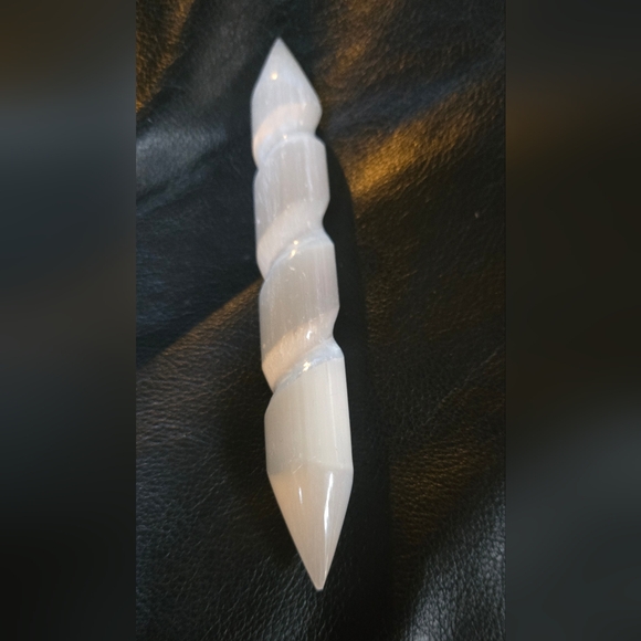 Unicorn horn selenite crystal LAST ONE! - Picture 6 of 8
